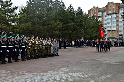 В Хабаровск прибыла частица Вечного огня.